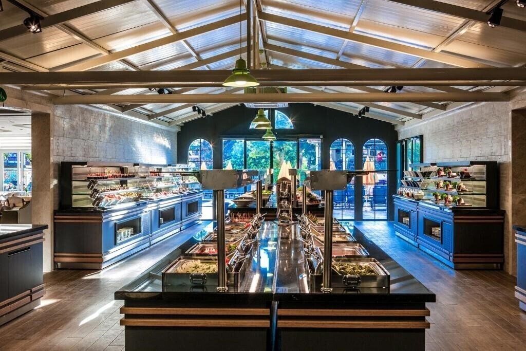 Зображення Villa Sun Flower Hotel (ex. Villa Sunflower Aparts & Suites) 4*