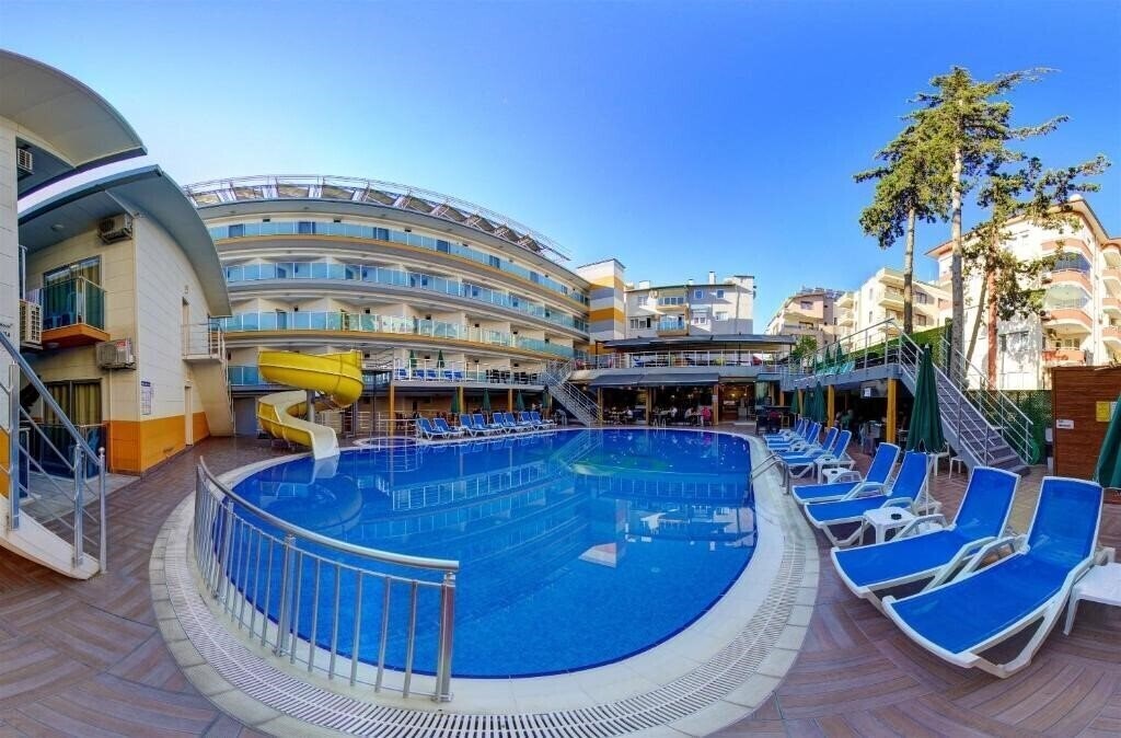 Фотографія Arsi Enfi City Beach Hotel 4*