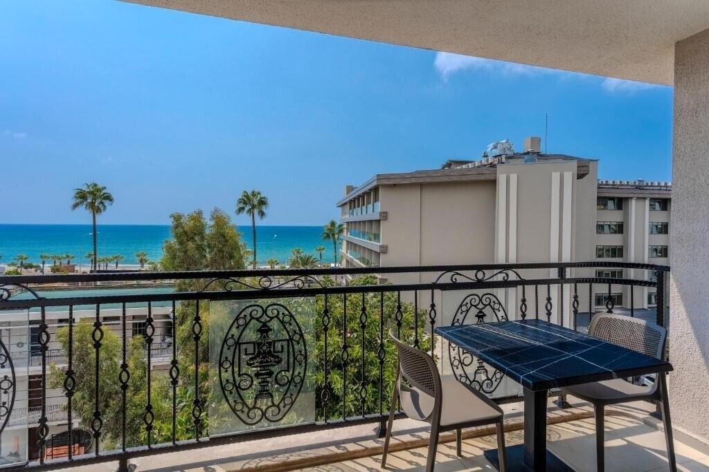 Готель Green Garden City Luxury Apartments 3*