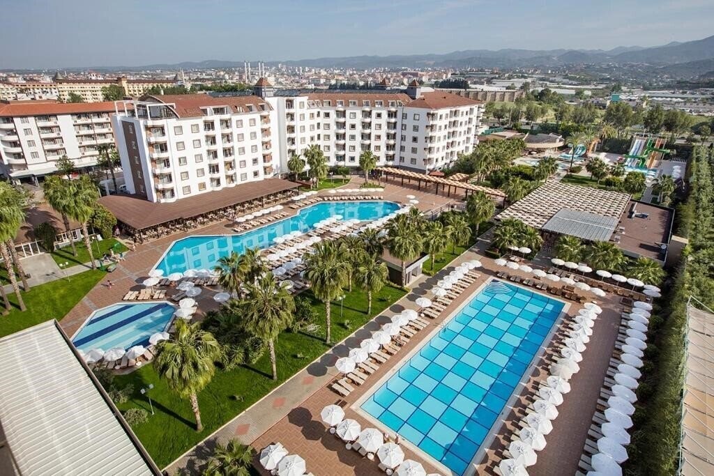 Отель Royal Garden Beach Hotel (ex. Royal Garden Select & Suite Hotel) 5*