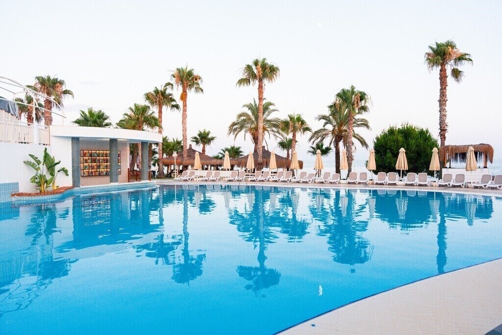 Фото Oz Hotels Incekum Beach Resort (ex. Incekum Beach Resort) 5*