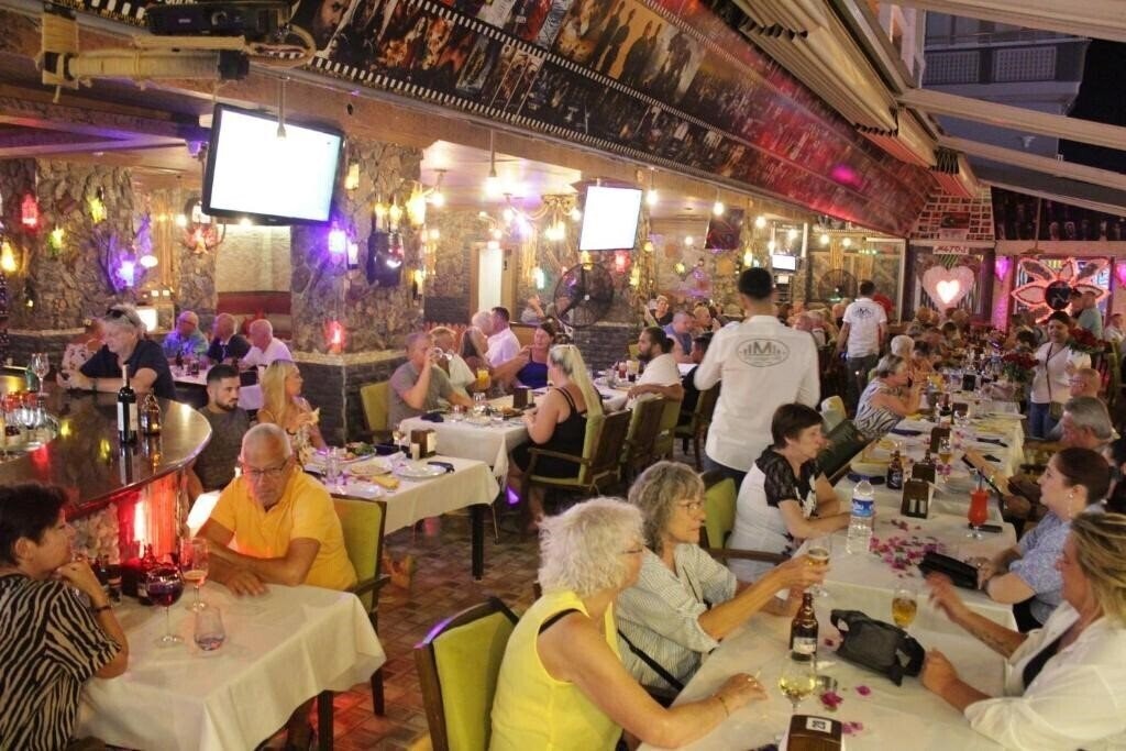 Картинка Mitos App & Hotel 3*