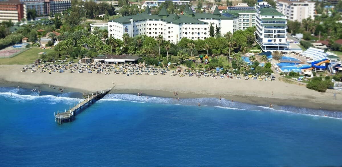 Готель MC Beach Resort 5*