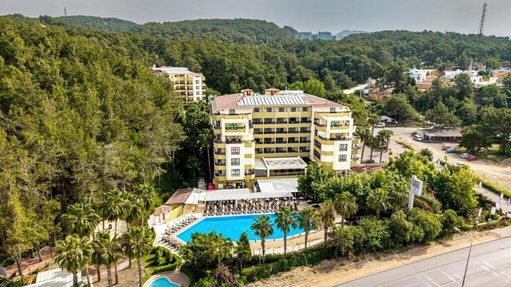 Готель Miarosa Incekum Beach 5*