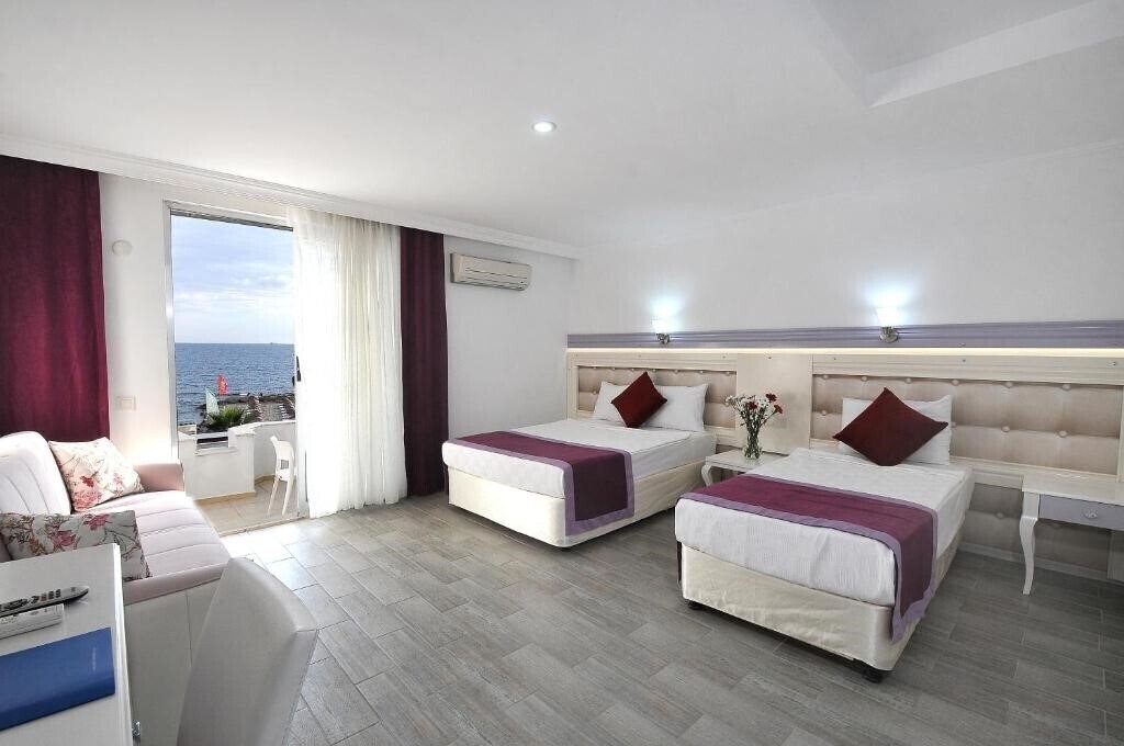 Фото Ramira Beach Hotel 4*