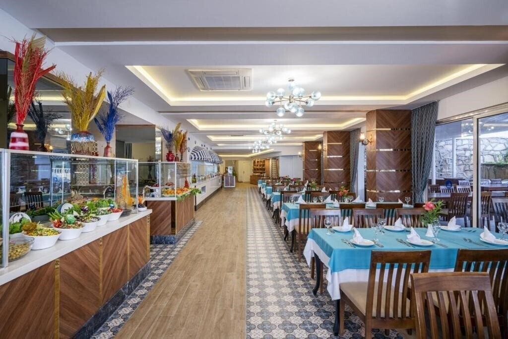 Изображение Ramira Beach Hotel 4*