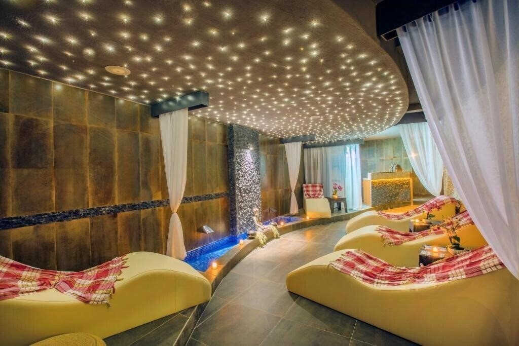 Фото Hawaii Suite Beach Hotel 3*
