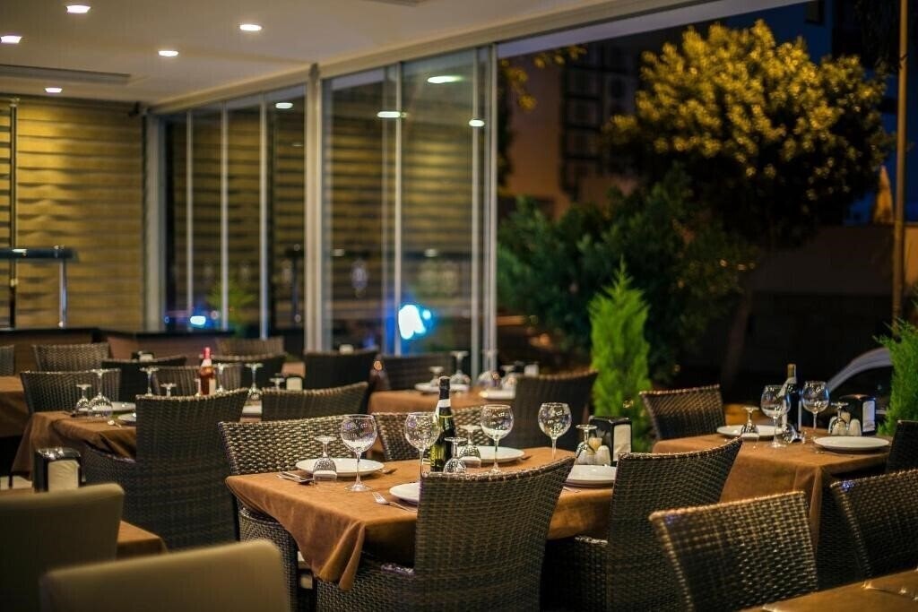 Картинка Hawaii Suite Beach Hotel 3*