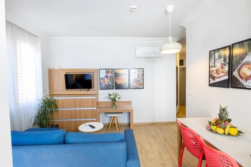 Фотографія Comfort Suites 3*