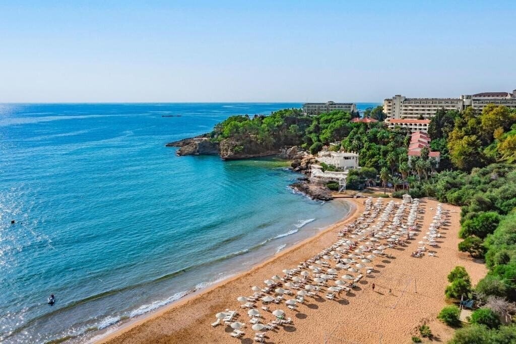 Отель Utopia Beach Club 5*