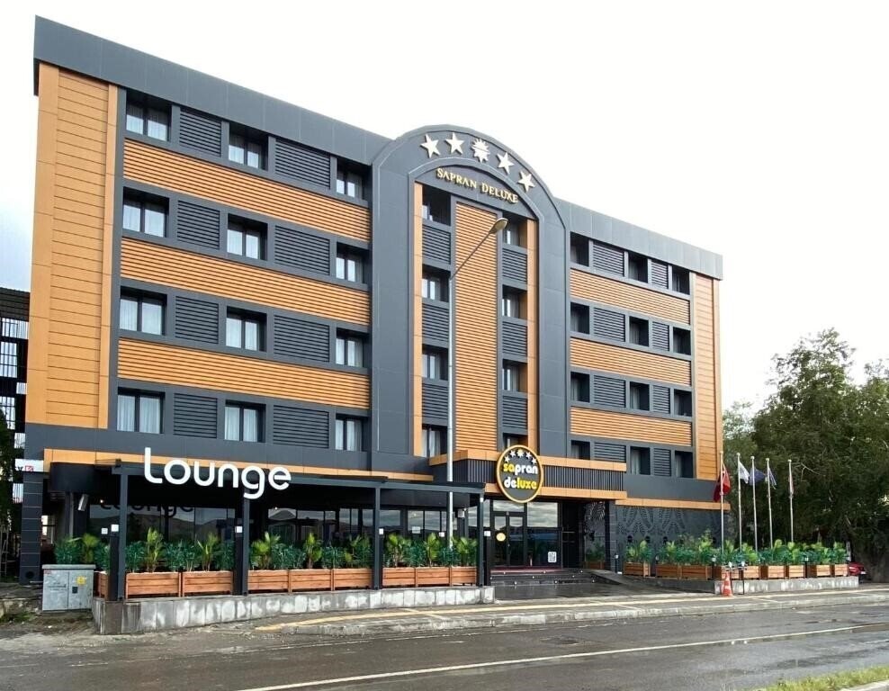 Отель Sapran Deluxe Hotel 4*