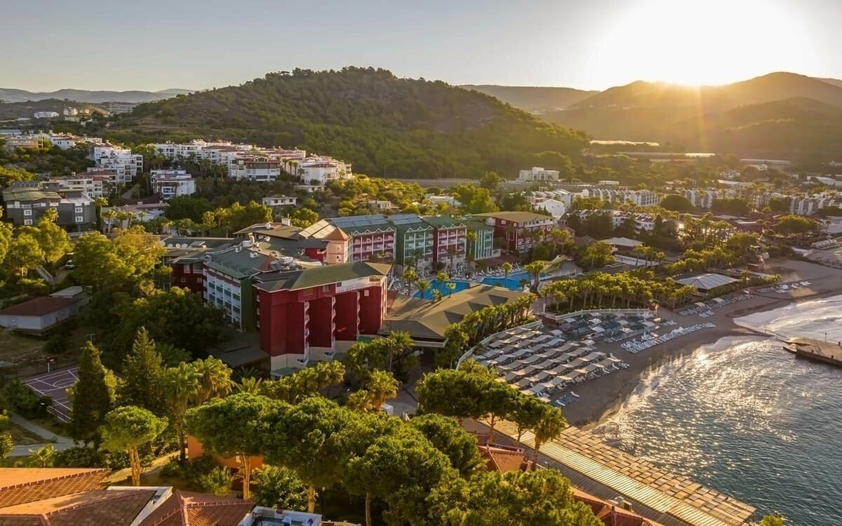 Готель Kemal Bay 5*