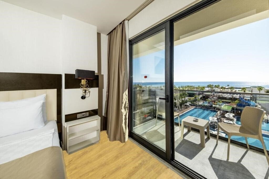 Зображення Serenity Queen Hotel 5*