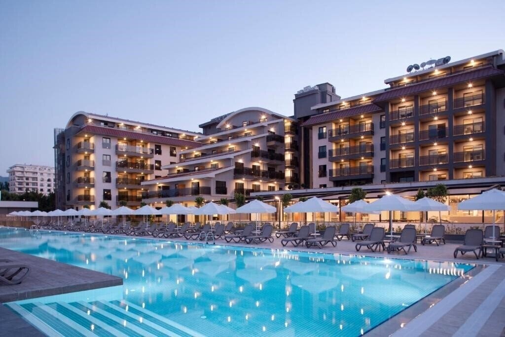 Отель Green Garden Resort & SPA Hotel 5*