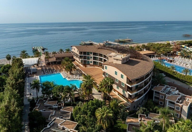 Отель Quattro Family Club Dem Hotel 5*