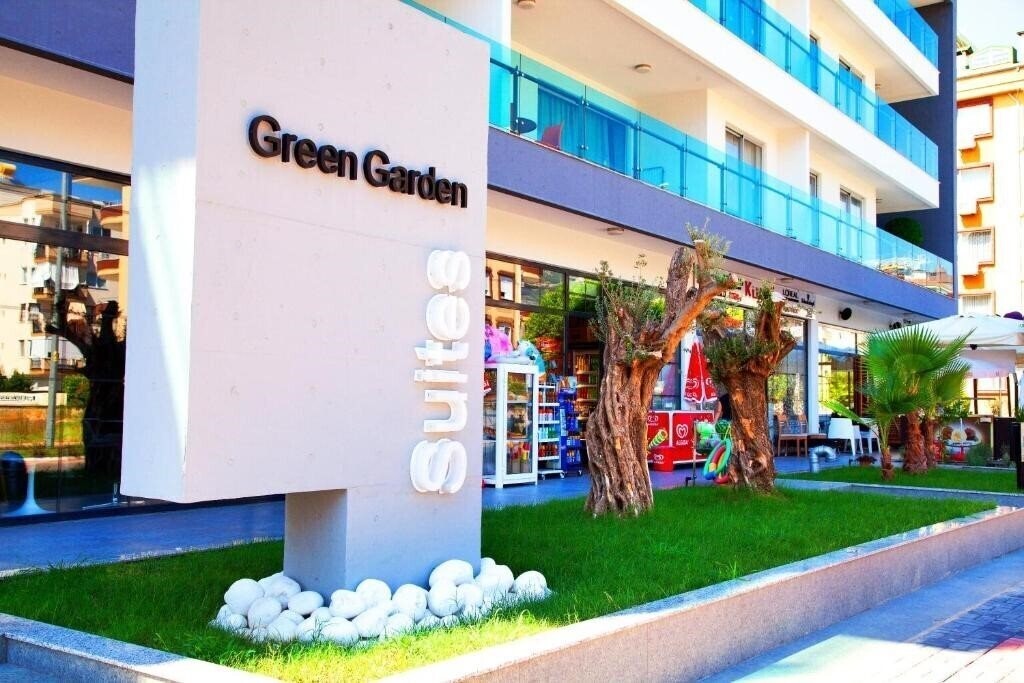 Отель Green Garden Residence Suites 5*