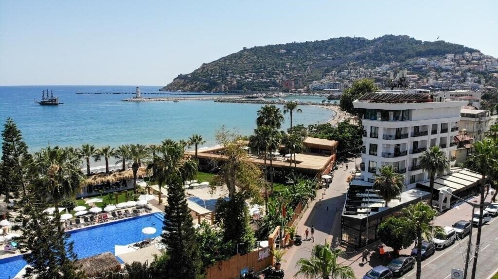 Отель De'Manor Hotel 3*