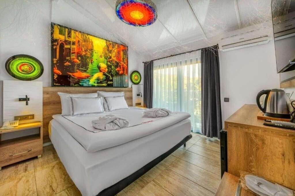 Отель Illusion Beach Club Hotel 4*