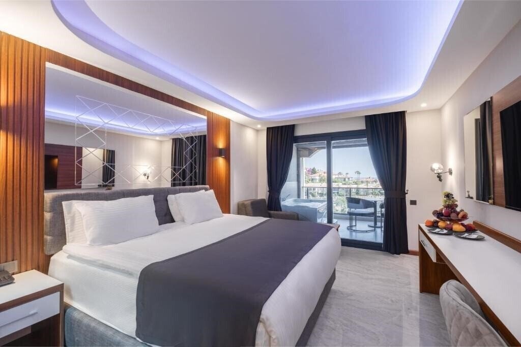 Отель Robin Hood Hotel 4*
