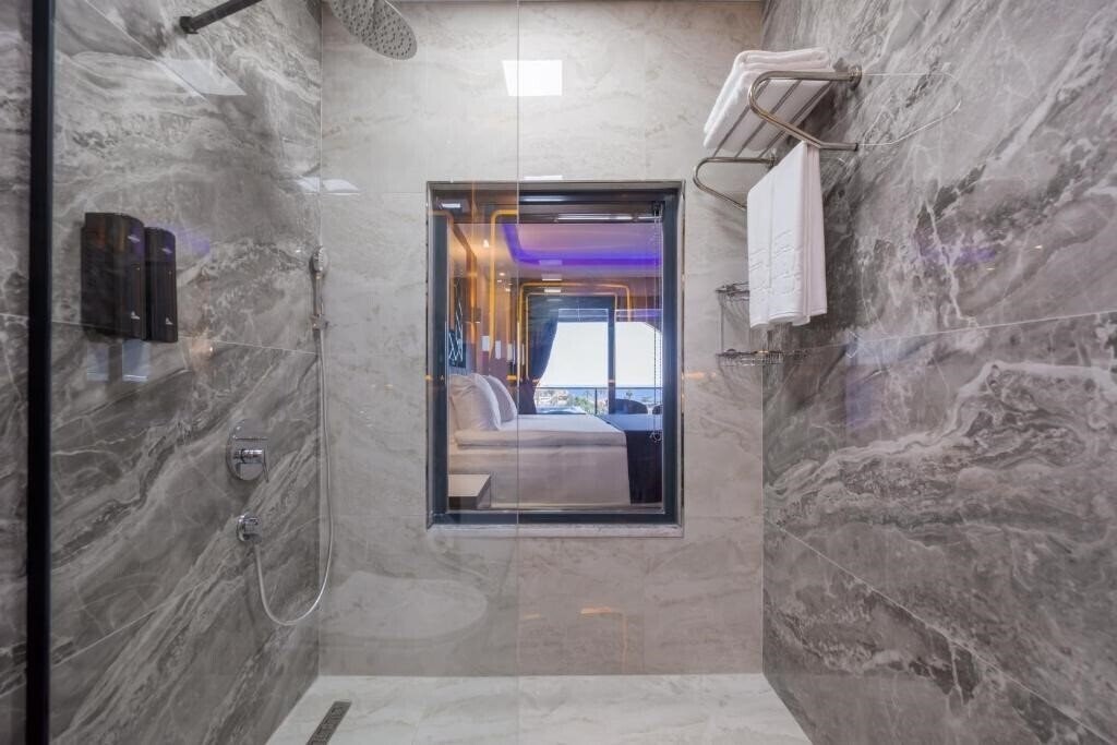 Фото Robin Hood Hotel 4*