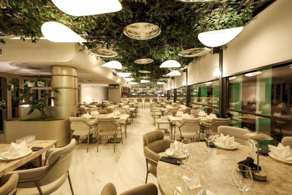 Картинка Four Hills Hotel (ex. Akberlin Hotel, Ak Berlin) 3*