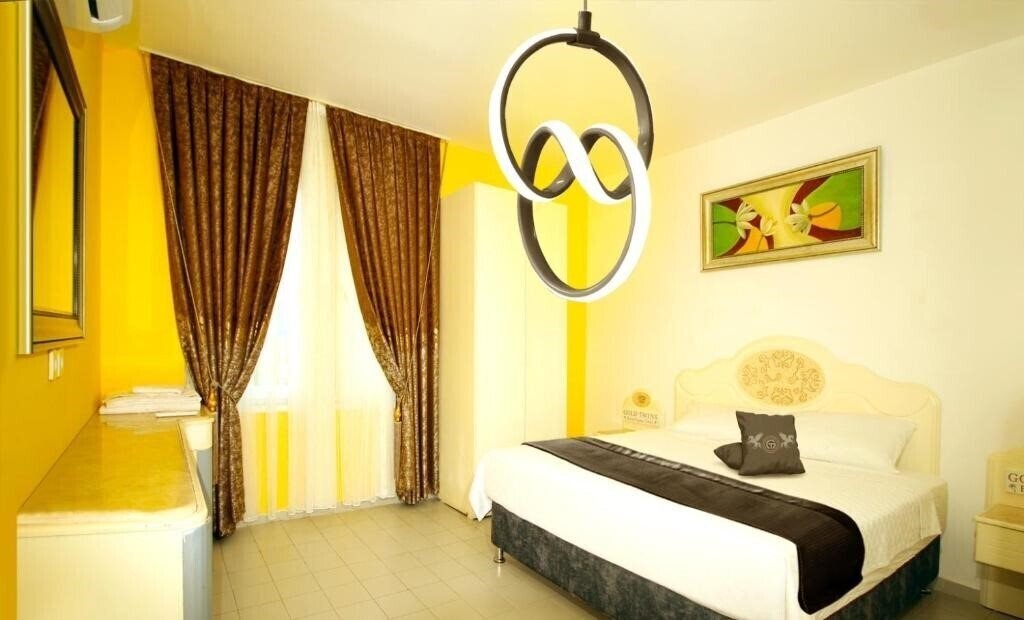 Фотография Gold Twins Boutique Hotel 3*