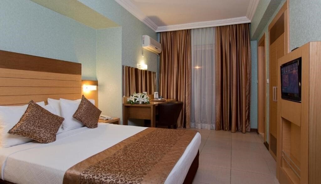 Готель Remi Hotel 4*