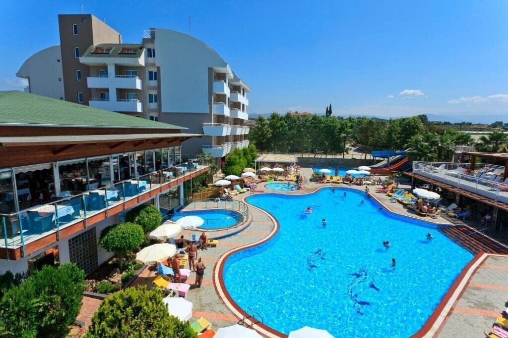 Готель Club Mermaid Village 4*