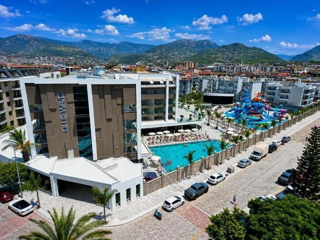 Фото Blue Wave Hotel 4*