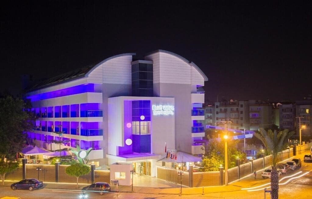 Изображение Blue Wave Hotel (ex. Blue Wave Suite Hotel, Bluewave Suite Hotel) 4*