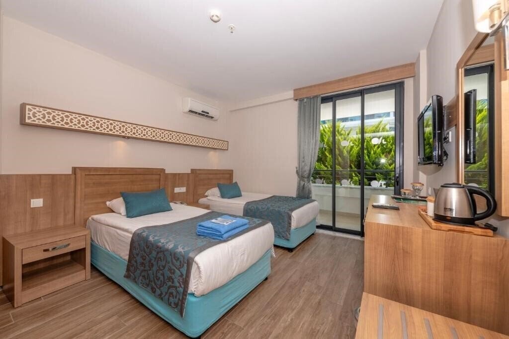 Фото Meryan Hotel 5*