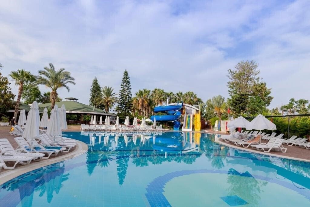 Фотография Holiday Park Resort 5*