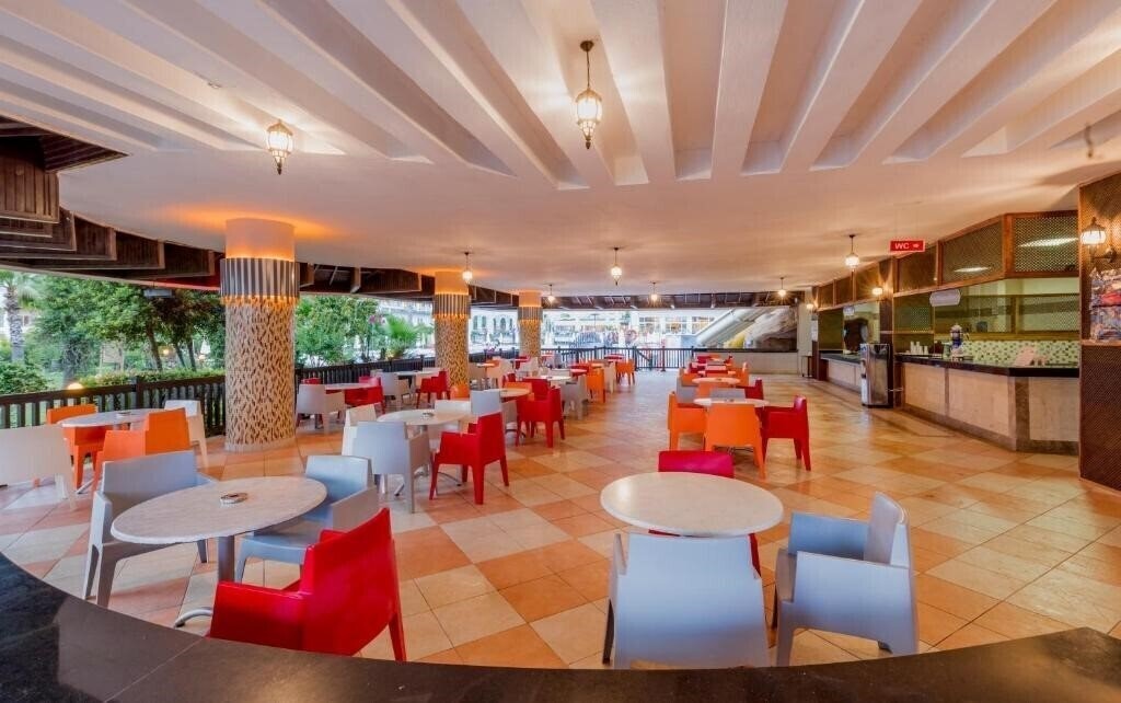 Фотографія Holiday Garden Resort 5*