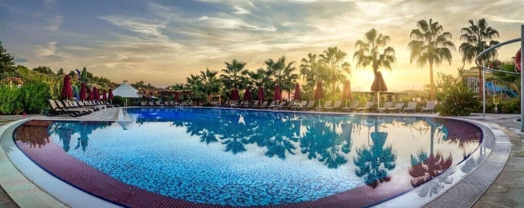 Фотографія Justiniano Deluxe Resort 5*