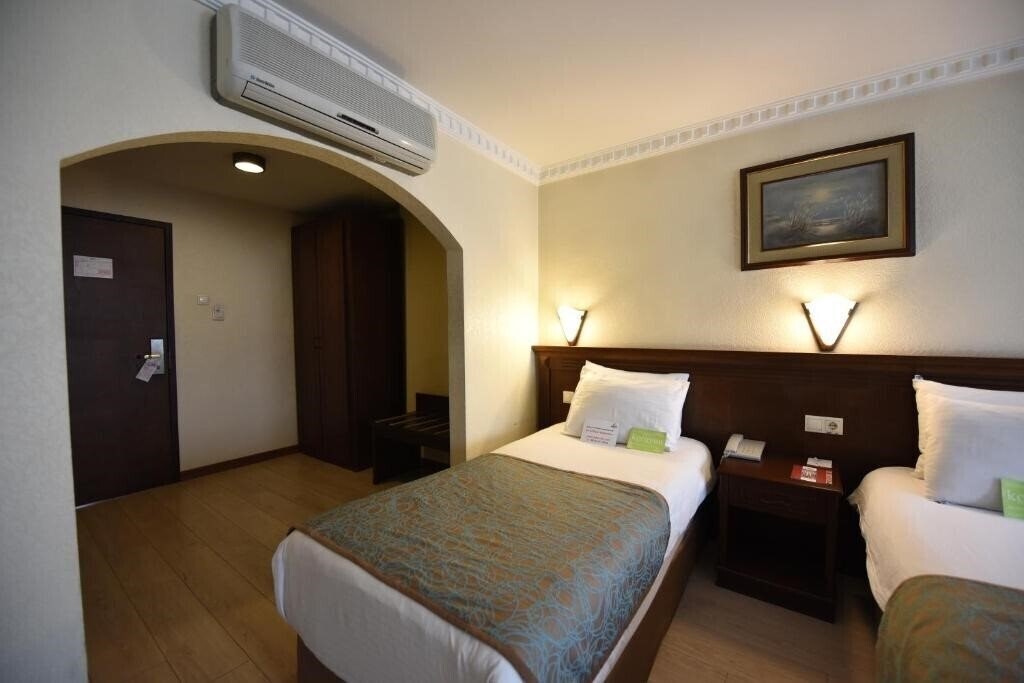 Отель Asal Hotel 3*