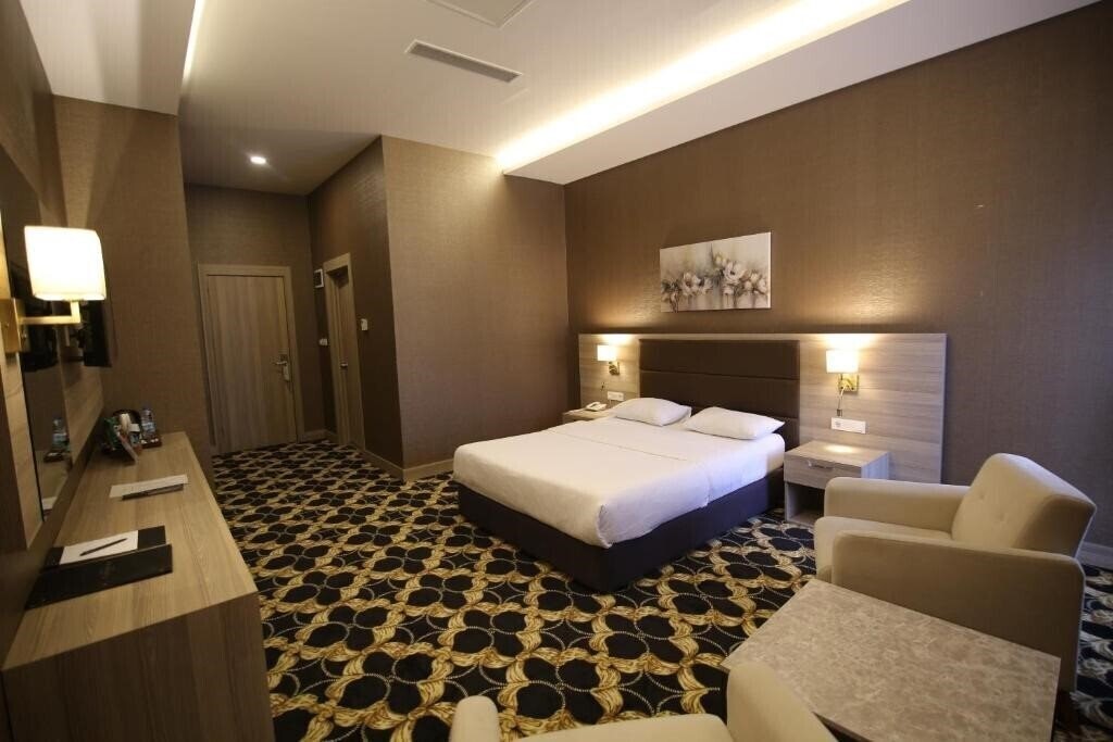 Готель Excellence Inn Hotel 5*