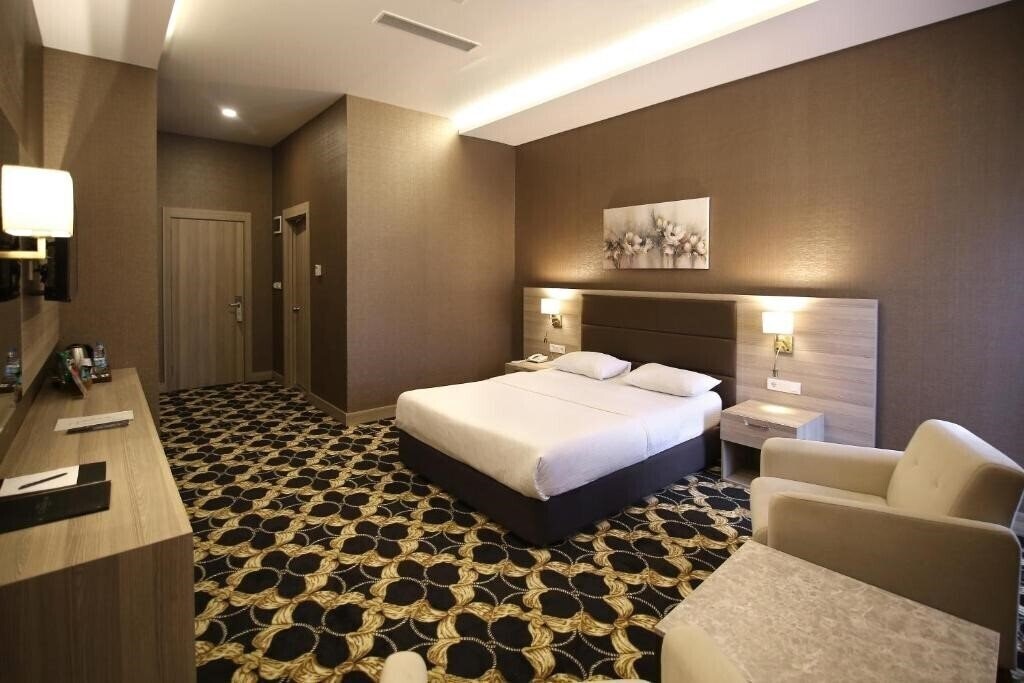 Фото Excellence Inn Hotel 5*