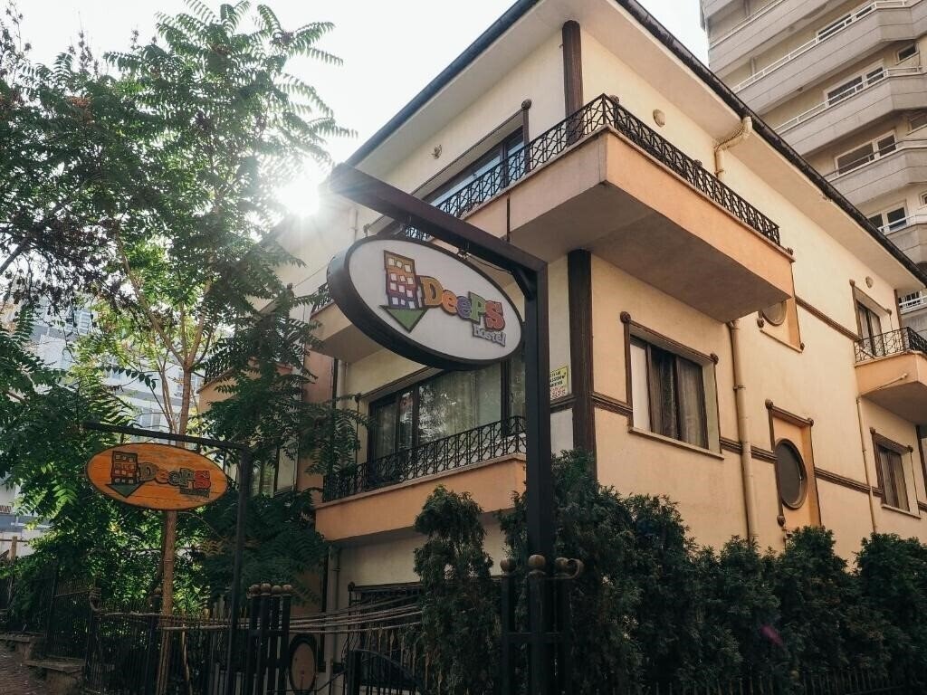 Готель Deeps Hostel 3*