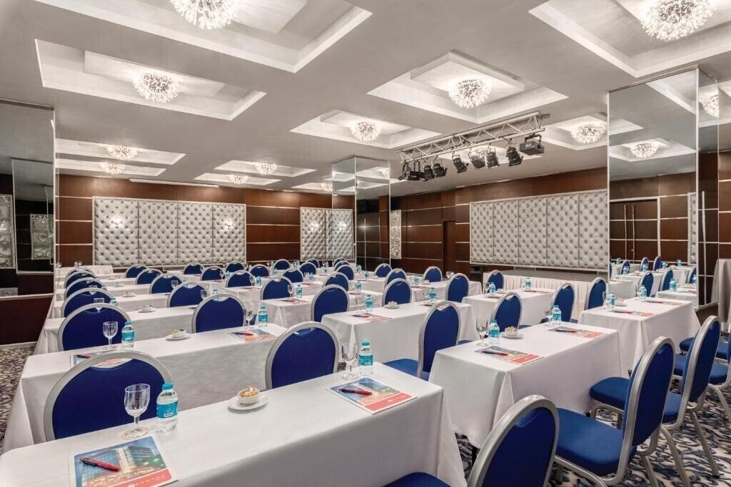 Фотографія Ramada by Wyndham Ankara 4*