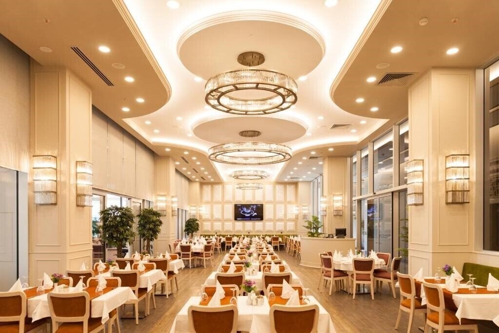 Фото Hm Commerce Hotel 5*