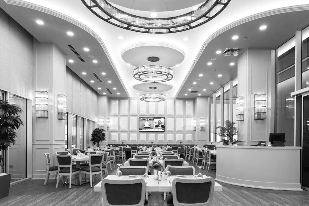 Фотографія Hm Commerce Hotel 5*