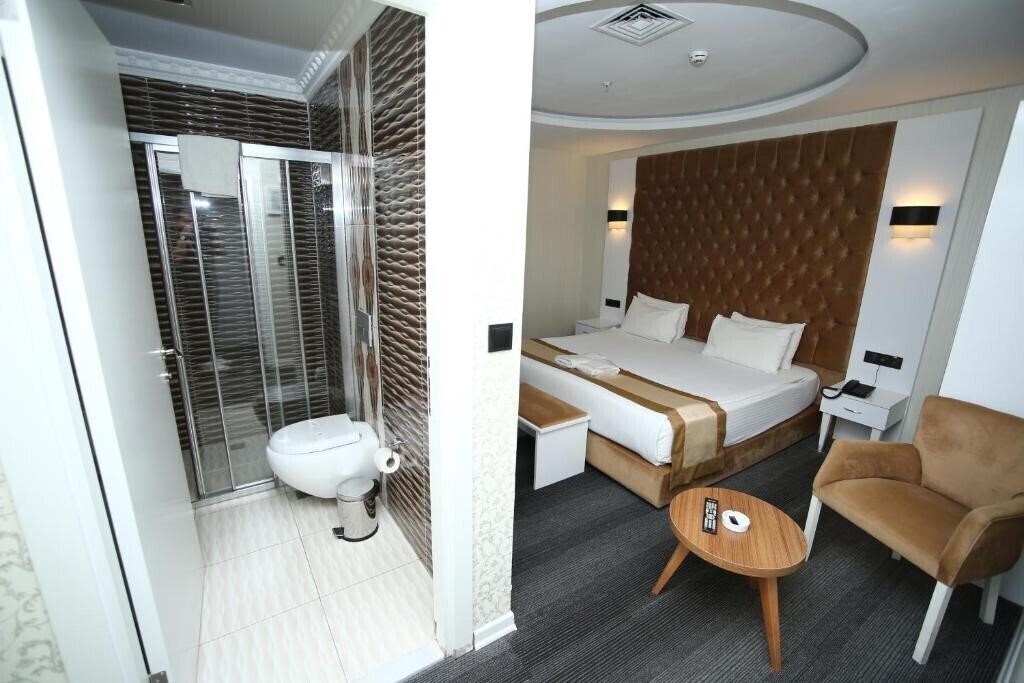Фото Grand Silay Hotel 3*
