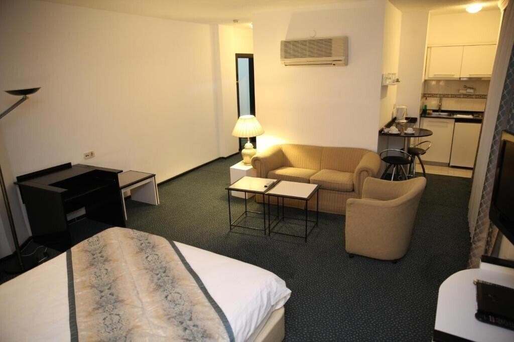 Готель King Hotel (ex. King Hotel Guvenlik) 3*