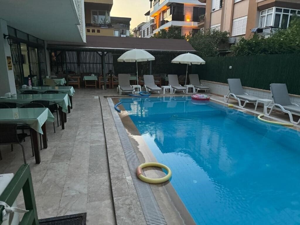 Готель Meltem Hotel 2*