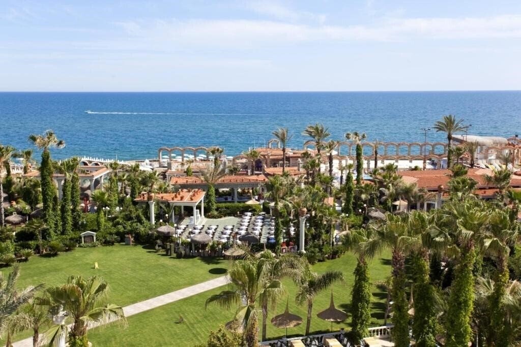 Отель Club Hotel Sera 5*