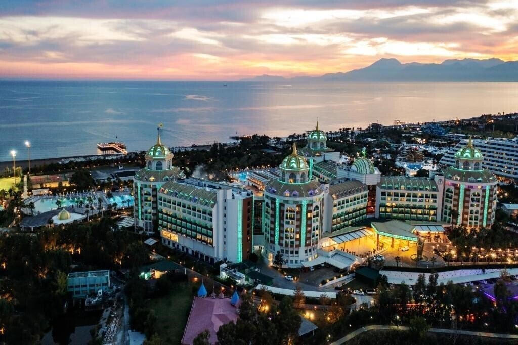 Отель Delphin Be Grand Resort (ex. Delphin Botanik Exclusive Resort Lara) 5*