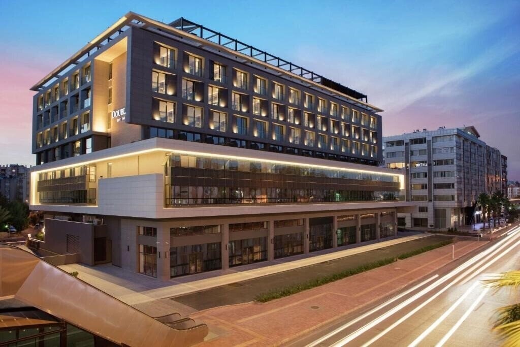 Готель Double Tree By Hilton Antalya City Centre 5*