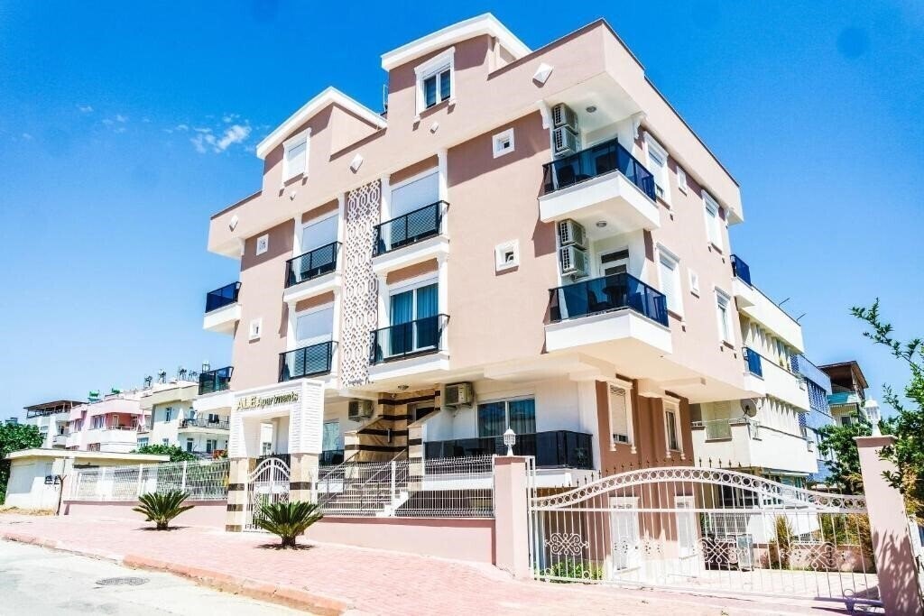 Готель Ale Apartments Hotel 3*