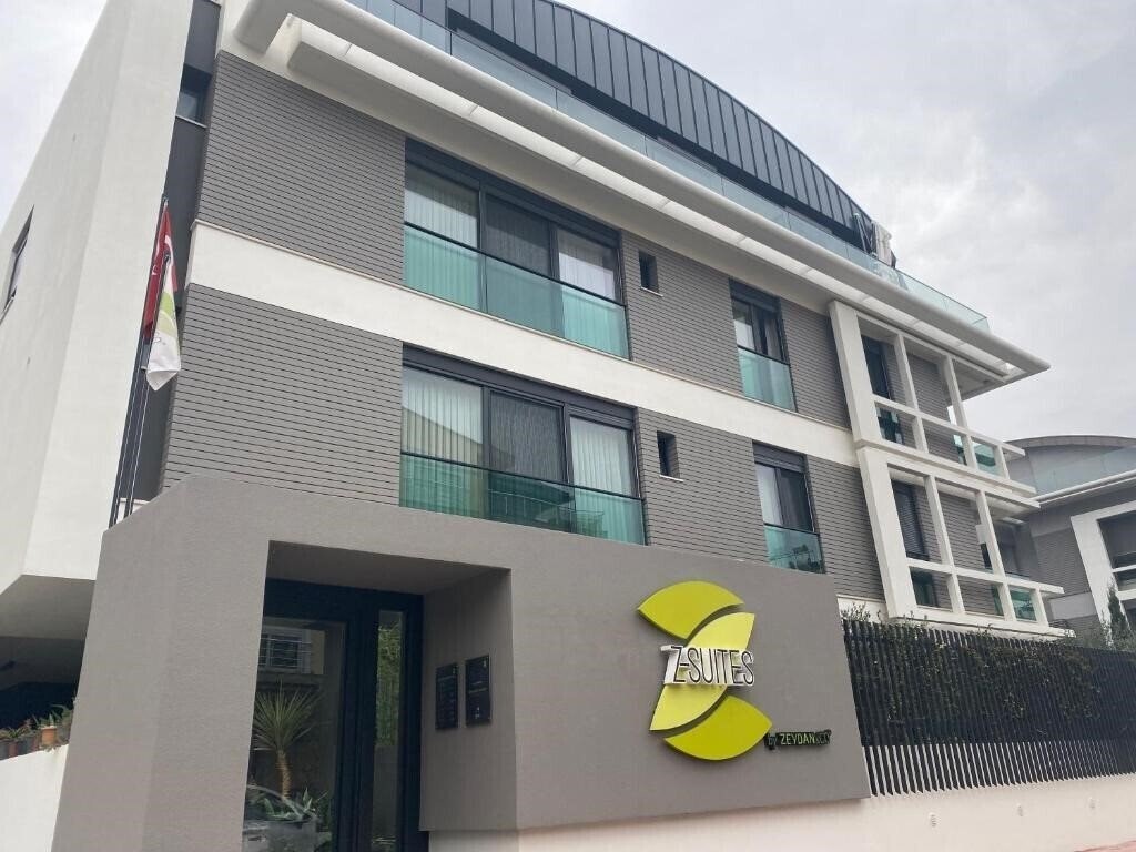 Готель Z Suites Hotel 3*