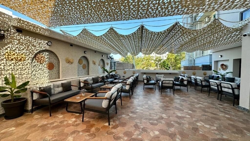 Фото Just Inn City Hotel 3*